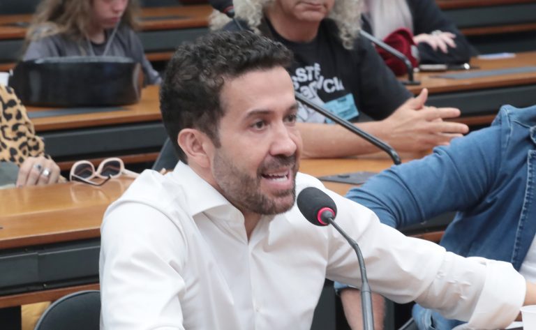 Conselho de Ética abre dois processos disciplinares contra o deputado André Janones